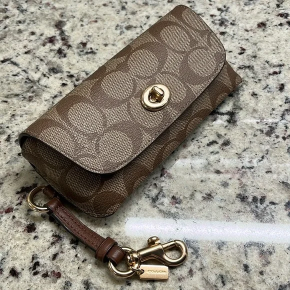Coach Signature C Sunglass Case EUC - Picture 5 of 8